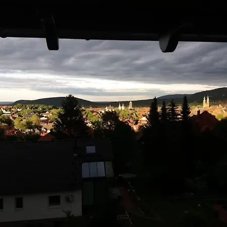 Hoch Ueber Den Daechern Von Lägenhet